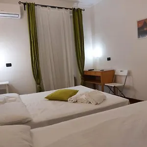 La Dolce 2*, Rome Italy
